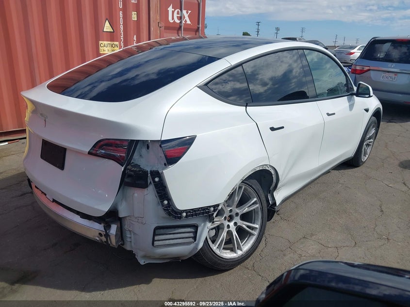 5YJYGDED0MF133544 2021 TESLA MODEL Y photo no. 4