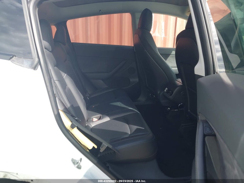 2021 Tesla Model Y Standard Range Rear-Wheel Drive VIN: 5YJYGDED0MF133544 Lot: 43295592