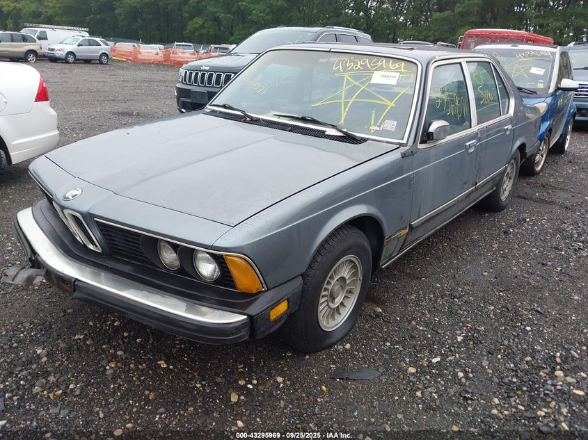 WBAFF4402C7365329 1982 BMW 7ER photo no. 2