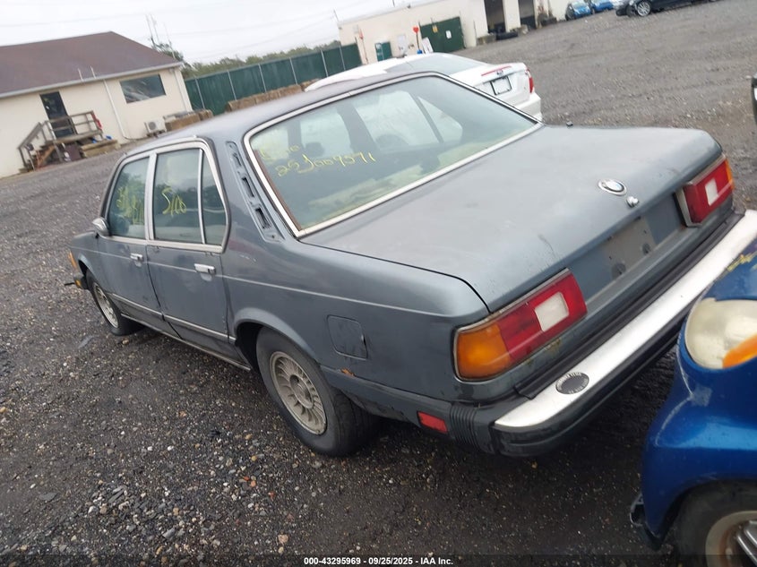 WBAFF4402C7365329 1982 BMW 7ER photo no. 3