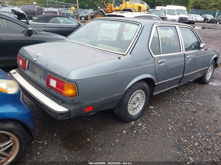 WBAFF4402C7365329 1982 BMW 7ER photo no. 4