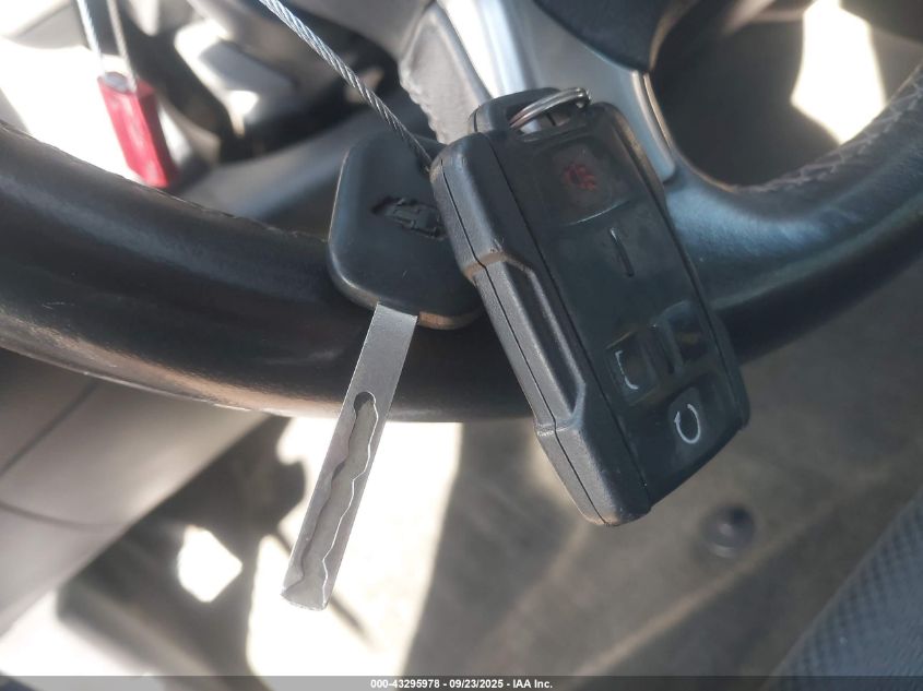 2017 Chevrolet Silverado 1500 2Lt VIN: 3GCUKREC2HG158432 Lot: 43295978