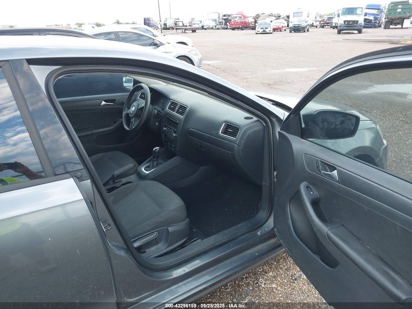 2013 VOLKSWAGEN JETTA 2.0L S - 3VW2K7AJXDM405527
