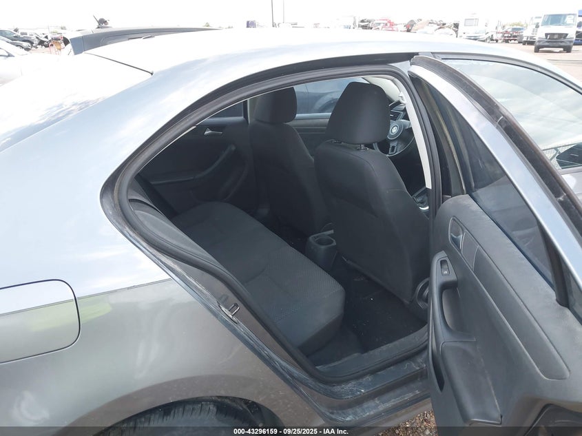 2013 VOLKSWAGEN JETTA 2.0L S - 3VW2K7AJXDM405527