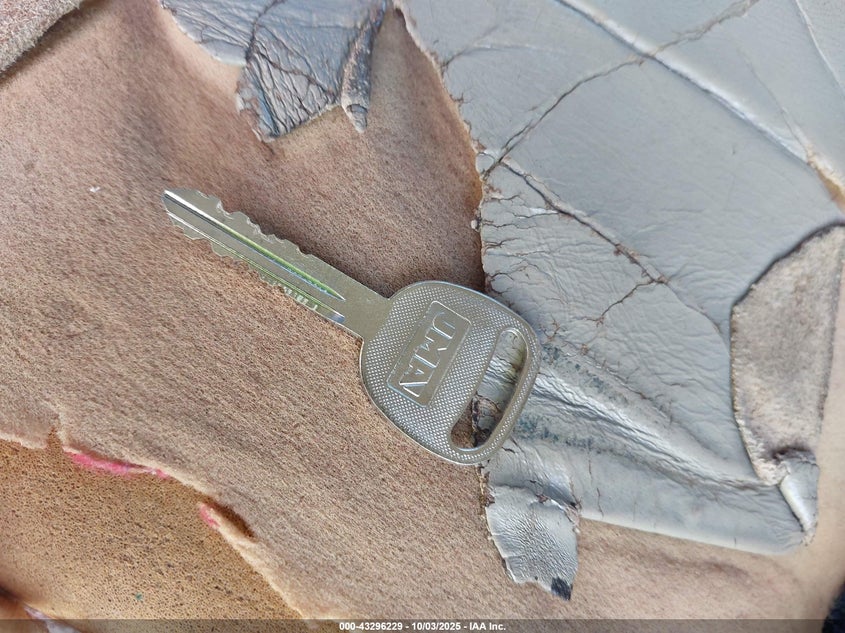 2003 GMC Yukon Slt VIN: 1GKEC13V63R148376 Lot: 43296229