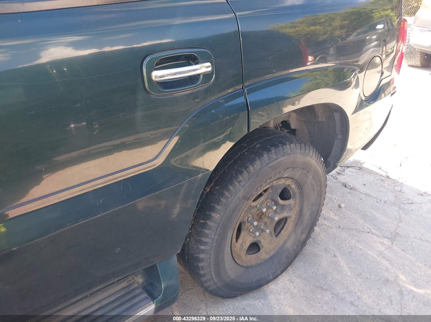 2002 Cadillac Escalade Standard VIN: 1GYEK63N72R290501 Lot: 43296329