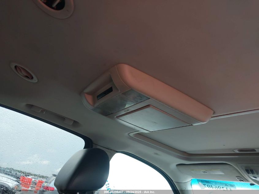 2013 Chevrolet Suburban 1500 Lt VIN: 1GNSCJE02DR111382 Lot: 43296407