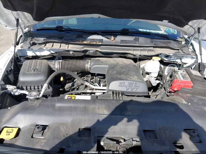 2022 Ram 1500 Classic Tradesman 4X4 6'4 Box VIN: 1C6RR7FG4NS244232 Lot: 43296440