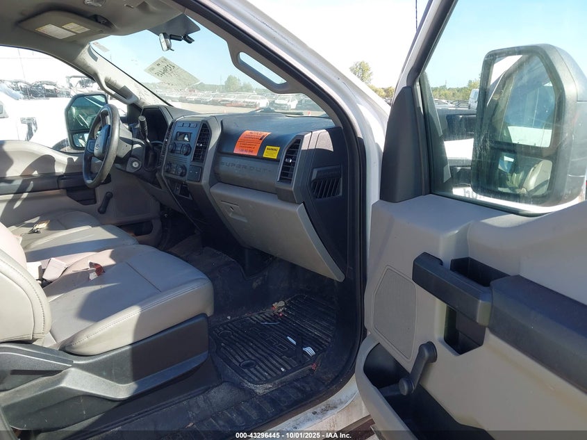 1FDBF2A66JEC21186 2018 Ford F-250 Xl auction photo 1