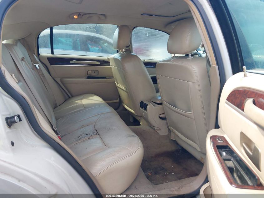 2007 Lincoln Town Car Signature Limited VIN: 1LNHM82W07Y614464 Lot: 43296460