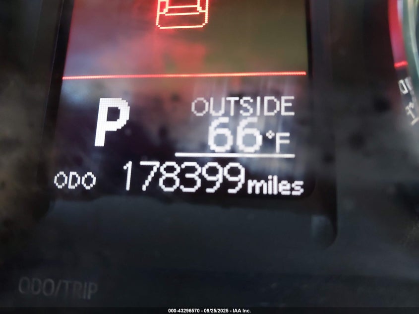 2017 TOYOTA COROLLA LE - 2T1BURHE1HC952136