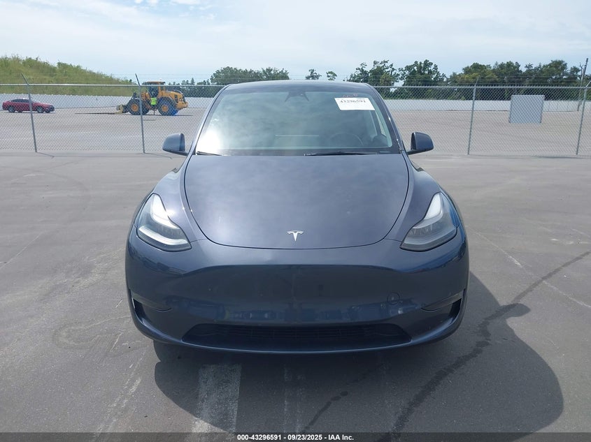 2023 Tesla Model Y Awd/Long Range Dual Motor All-Wheel Drive VIN: 7SAYGDEE8PF786011 Lot: 43296591