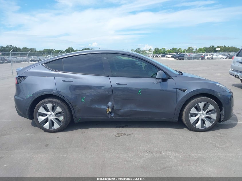 2023 Tesla Model Y Awd/Long Range Dual Motor All-Wheel Drive VIN: 7SAYGDEE8PF786011 Lot: 43296591