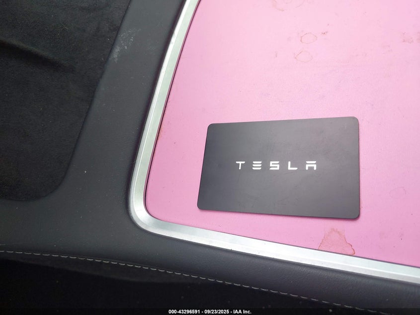 2023 Tesla Model Y Awd/Long Range Dual Motor All-Wheel Drive VIN: 7SAYGDEE8PF786011 Lot: 43296591