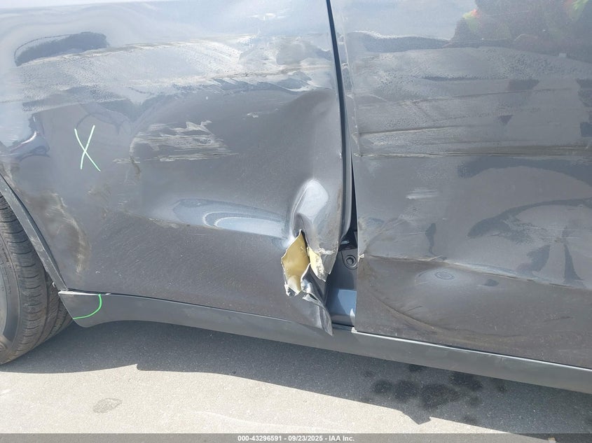 2023 Tesla Model Y Awd/Long Range Dual Motor All-Wheel Drive VIN: 7SAYGDEE8PF786011 Lot: 43296591