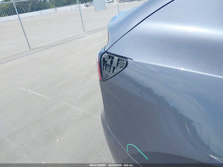 2023 Tesla Model Y Awd/Long Range Dual Motor All-Wheel Drive VIN: 7SAYGDEE8PF786011 Lot: 43296591