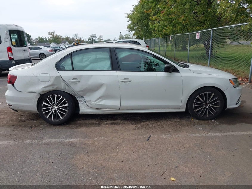 2016 VOLKSWAGEN JETTA 1.8T SPORT - 3VWD17AJ7GM416078