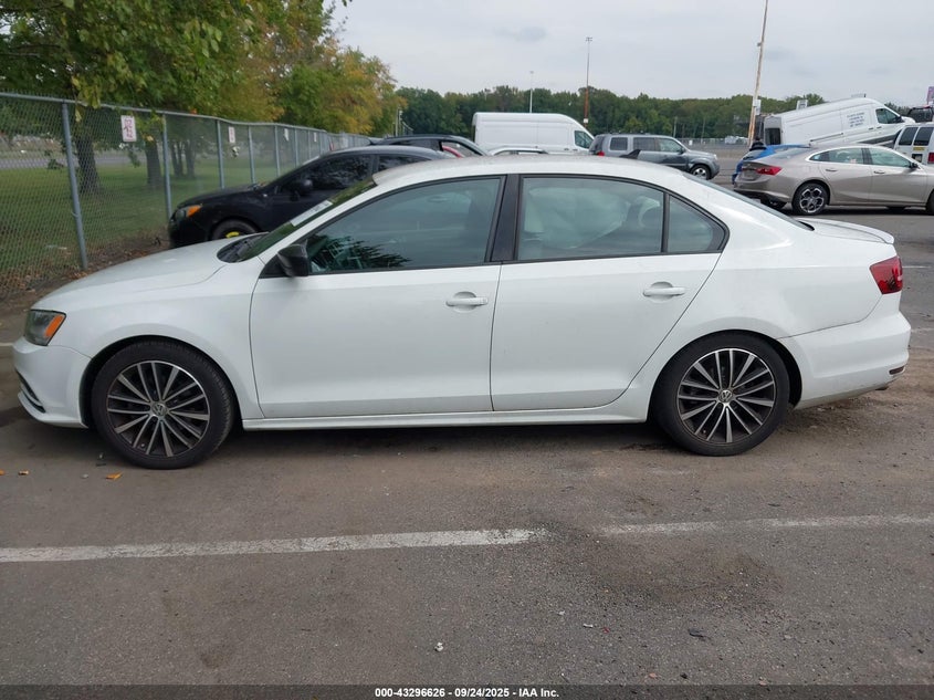 2016 VOLKSWAGEN JETTA 1.8T SPORT - 3VWD17AJ7GM416078