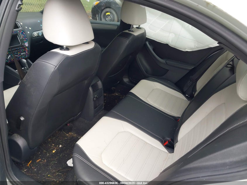 2016 VOLKSWAGEN JETTA 1.8T SPORT - 3VWD17AJ7GM416078