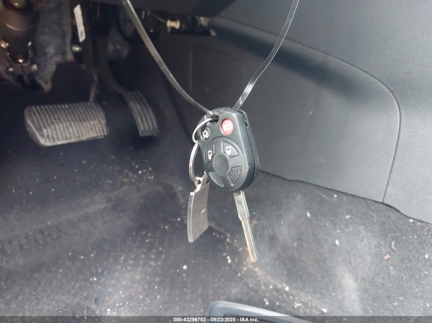 2017 FORD FOCUS SE - 1FADP3K21HL233138