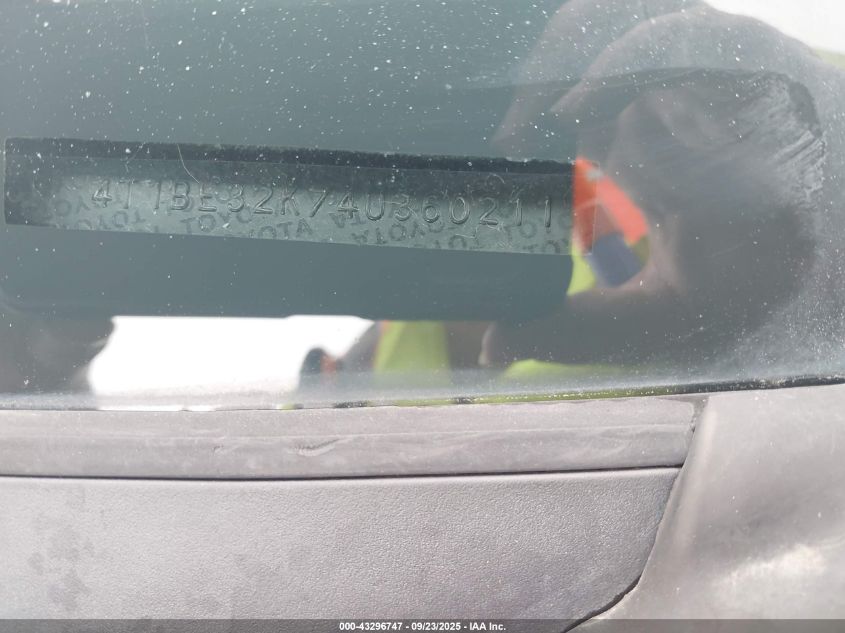 2004 Toyota Camry Le VIN: 4T1BE32K74U360211 Lot: 43296747