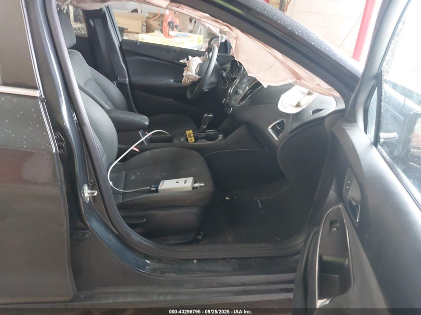 2018 CHEVROLET CRUZE LT AUTO - 1G1BE5SM3J7102966