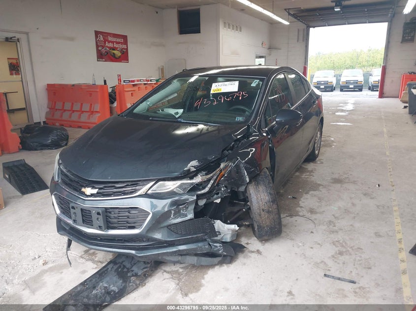 2018 CHEVROLET CRUZE LT AUTO - 1G1BE5SM3J7102966
