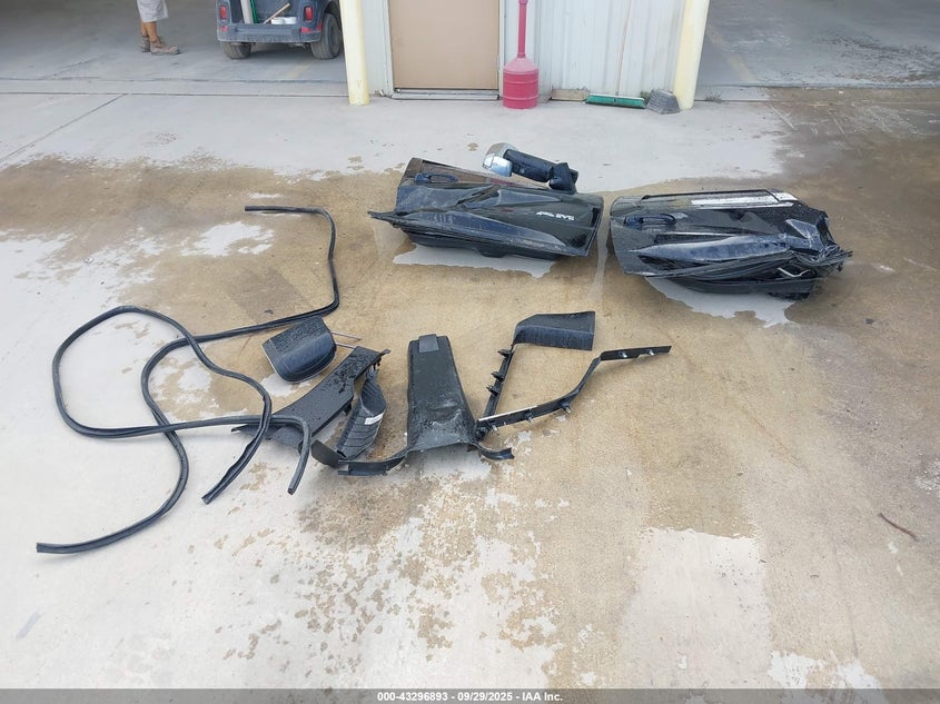 2021 Ram 3500 Laramie 4X4 8' Box VIN: 3C63RRJLXMG504922 Lot: 43296893