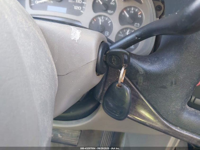 2004 GMC Yukon Denali VIN: 1GKEK63U44J280415 Lot: 43297004