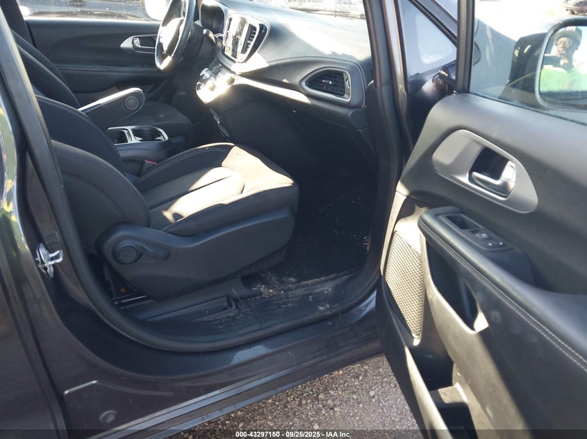 2021 CHRYSLER PACIFICA TOURING - 2C4RC1FG6MR561436