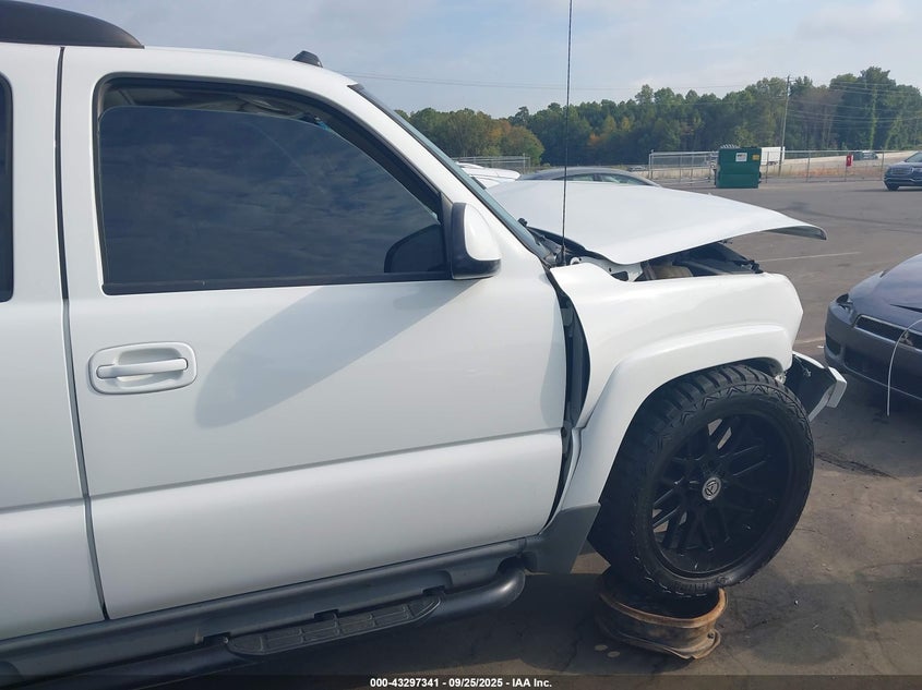 2005 Chevrolet Suburban 1500 Z71 VIN: 3GNFK16Z85G214938 Lot: 43297341