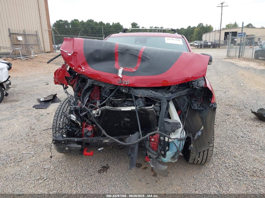 2017 JEEP GRAND CHEROKEE TRAILHAWK 4X4 - 1C4RJFLG6HC620166