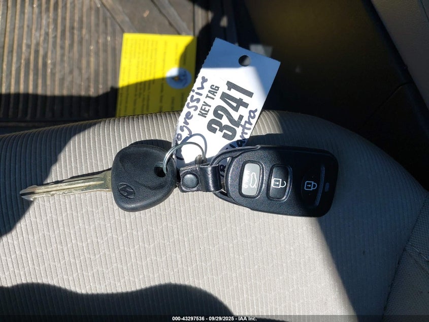 2018 HYUNDAI ELANTRA SEL - 5NPD84LF8JH325775