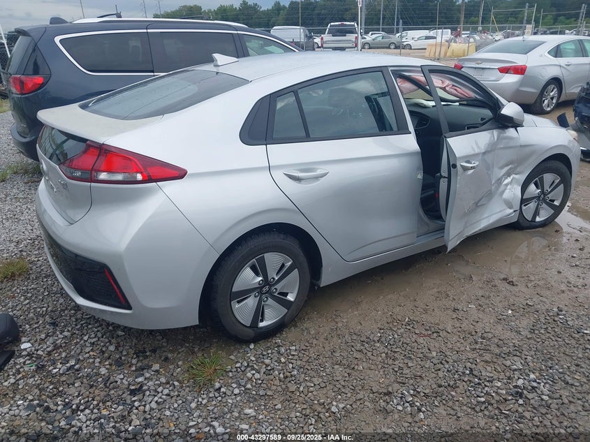2018 HYUNDAI IONIQ HYBRID BLUE - KMHC65LC4JU100168