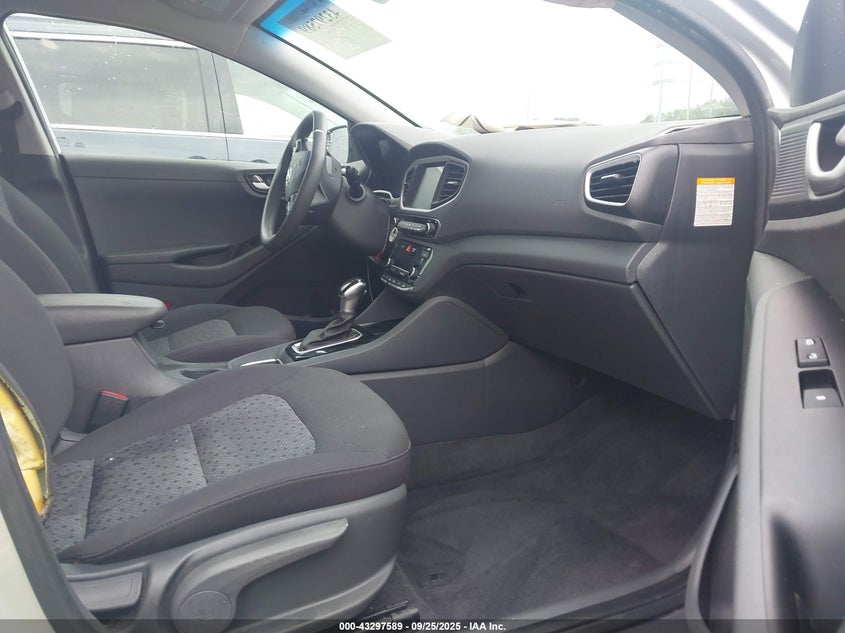 2018 HYUNDAI IONIQ HYBRID BLUE - KMHC65LC4JU100168