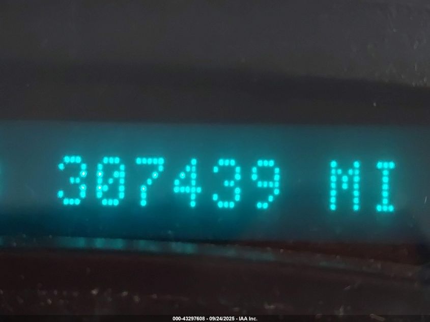 2005 Chevrolet Silverado 1500 Z71 VIN: 2GCEK19B851288808 Lot: 43297608