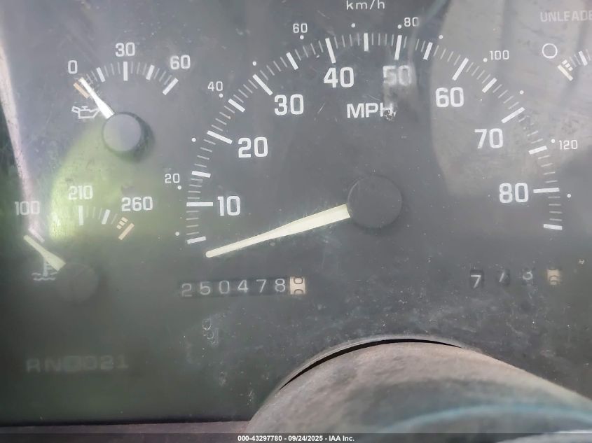 1993 Chevrolet Gmt-400 C1500 VIN: 1GCEC14H4PZ192919 Lot: 43297780