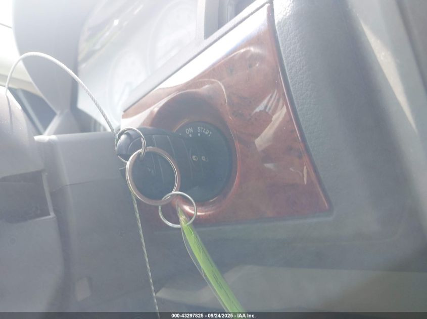 2008 Chrysler Town & Country Lx VIN: 2A8HR44H88R637325 Lot: 43297825