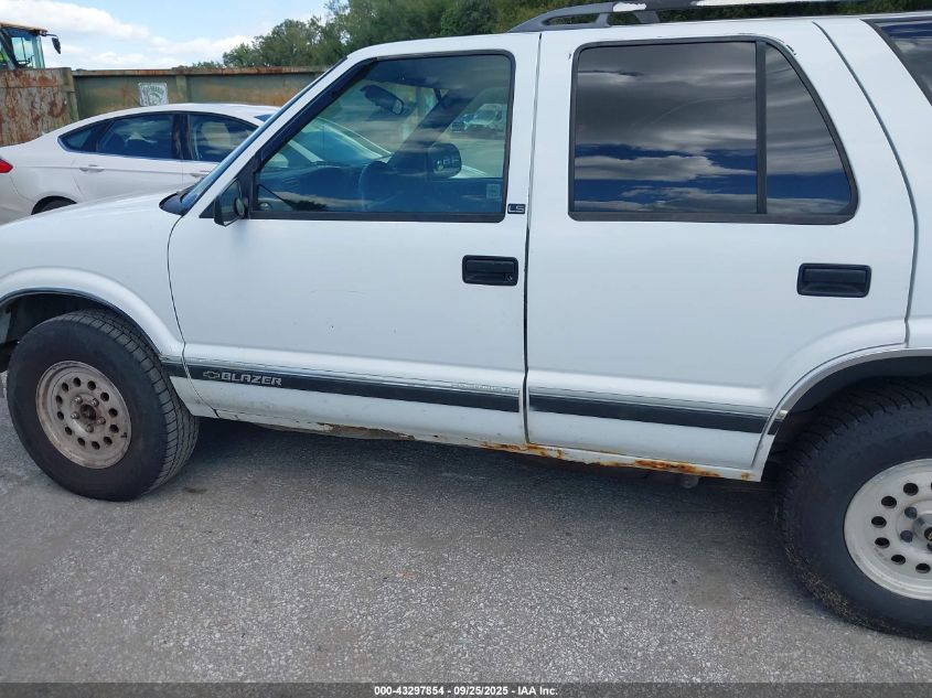 1996 Chevrolet Blazer VIN: 1GNDT13W8T2185929 Lot: 43297854