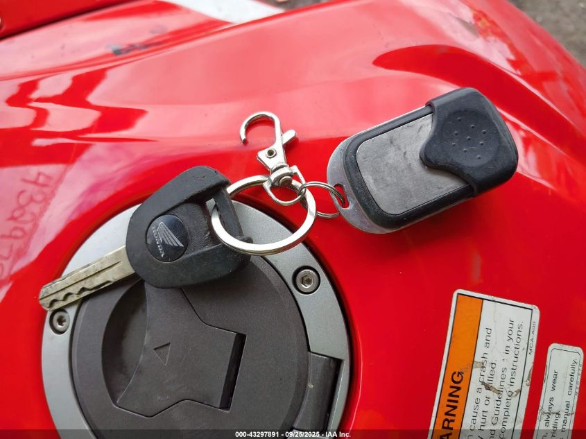 2016 Honda Cbr500 R VIN: MLHPC4463G5300069 Lot: 43297891