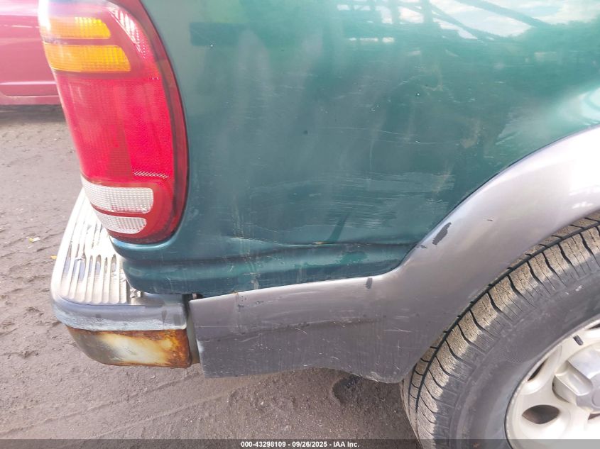 1999 Ford Explorer Sport VIN: 1FMYU24EXXUC58114 Lot: 43298109