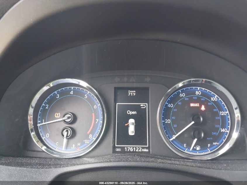 2018 Toyota Corolla Se VIN: 5YFBURHE7JP826871 Lot: 43298110