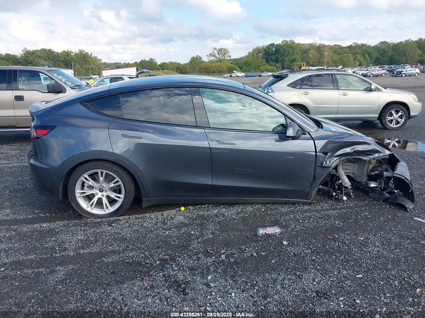 2021 Tesla Model Y Long Range Dual Motor All-Wheel Drive VIN: 5YJYGDEE9MF242058 Lot: 43298291