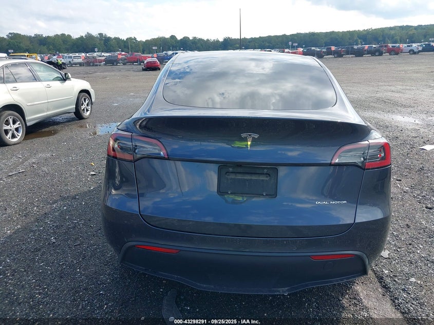 2021 Tesla Model Y Long Range Dual Motor All-Wheel Drive VIN: 5YJYGDEE9MF242058 Lot: 43298291