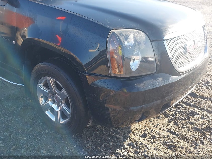 2007 GMC Yukon Denali VIN: 1GKFK63817J378586 Lot: 43298397