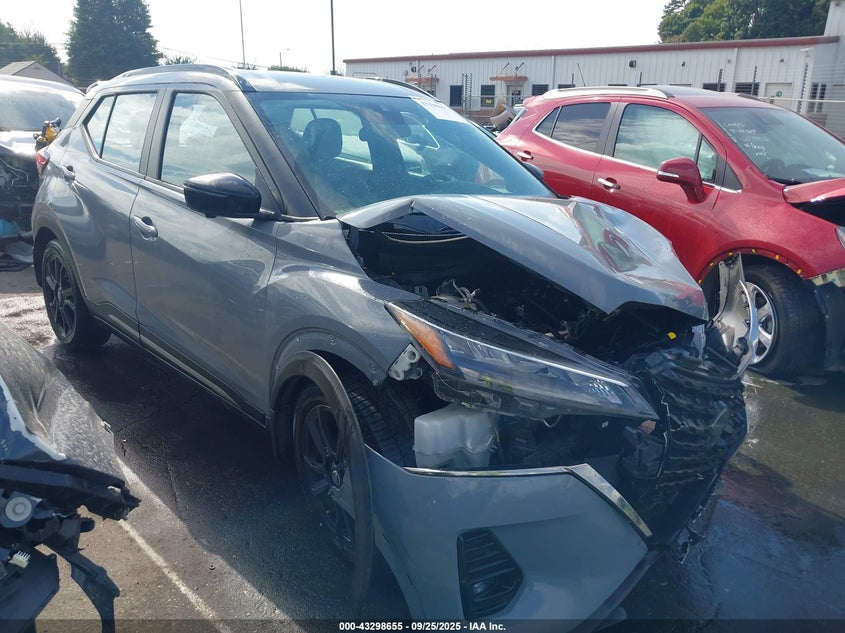 NISSAN KICKS SR XTRONIC CVT