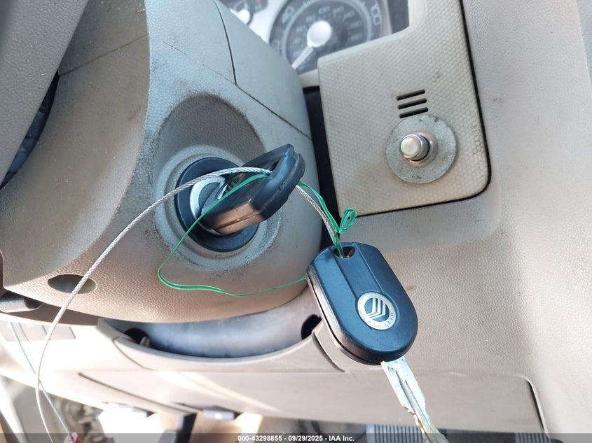 2008 Mercury Mariner I4 VIN: 4M2CU81Z38KJ48022 Lot: 43298855