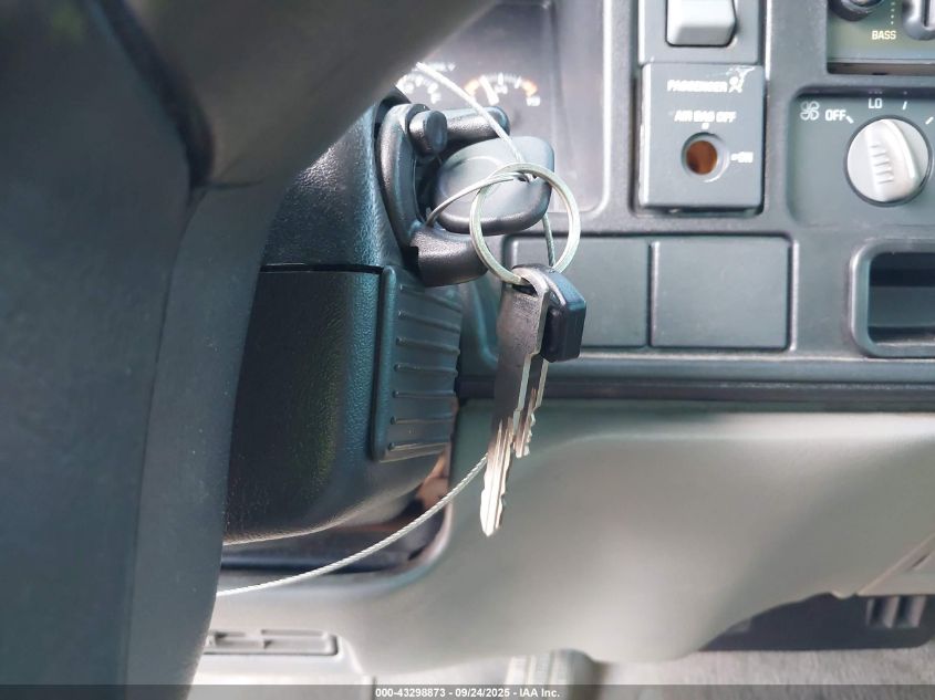 1998 GMC Sierra 1500 Sl Wideside VIN: 1GTEC14W2WZ549222 Lot: 43298873