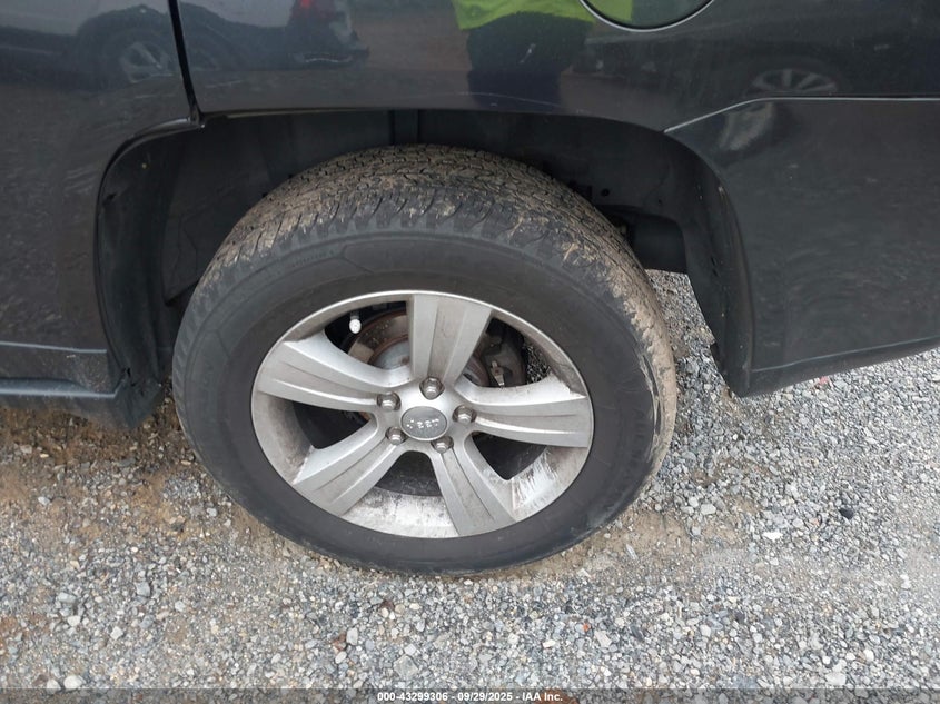 2015 JEEP COMPASS LATITUDE - 1C4NJDEB1FD324581