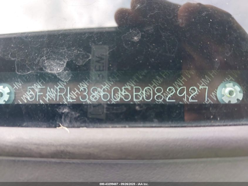 2005 Honda Odyssey Ex-L VIN: 5FNRL38605B082927 Lot: 43299487